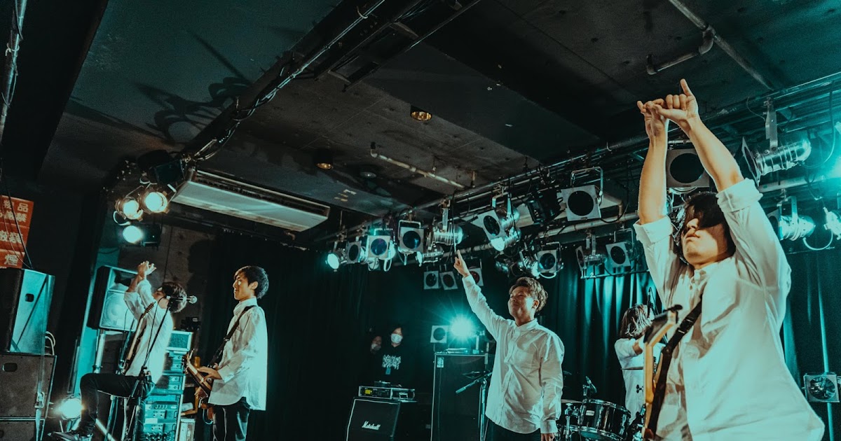 Band Biographies Sailing Before The Wind Breathing The Core