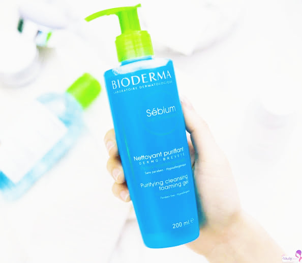 أفضل غسول للبشرة الدهنية المعرضة للحبوب