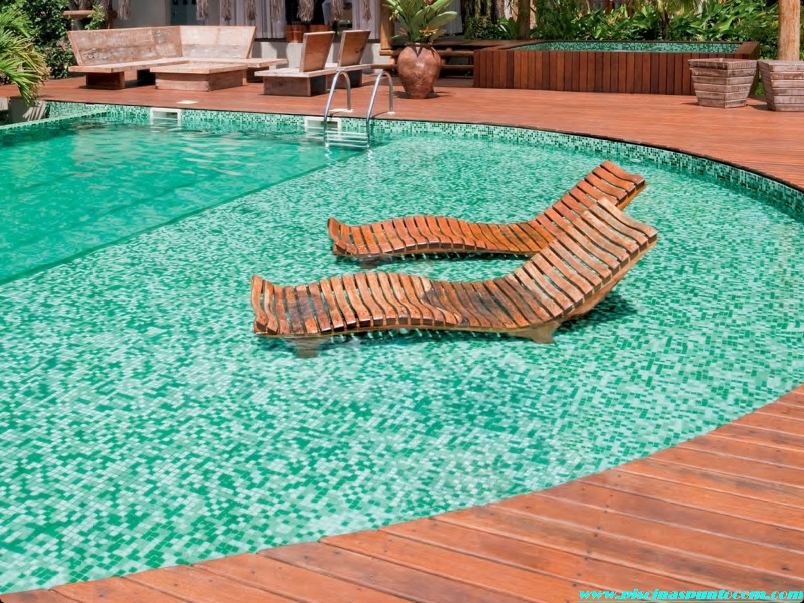 Todo sobre piscinas, jardines y agua online