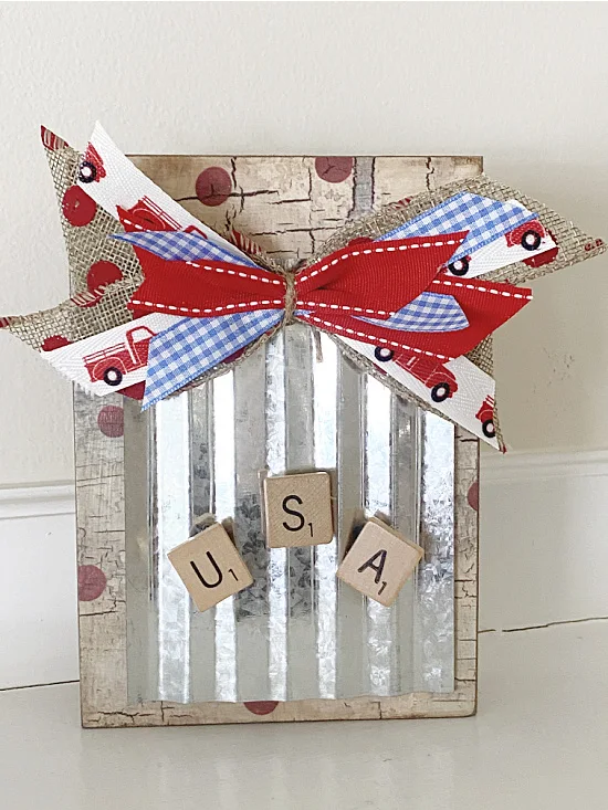 Fourth of july sign with bow and magnetic USA magnets