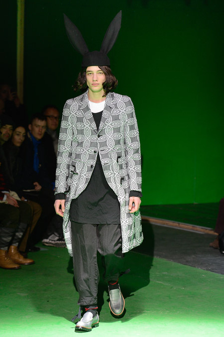 コレクション：2013 A/W COMME des GARCONS HOMME PLUS｜コムデギャルソン店舗マップ