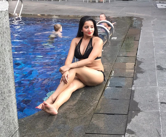 Monalisa raises temperatures with her throwback bikini picture