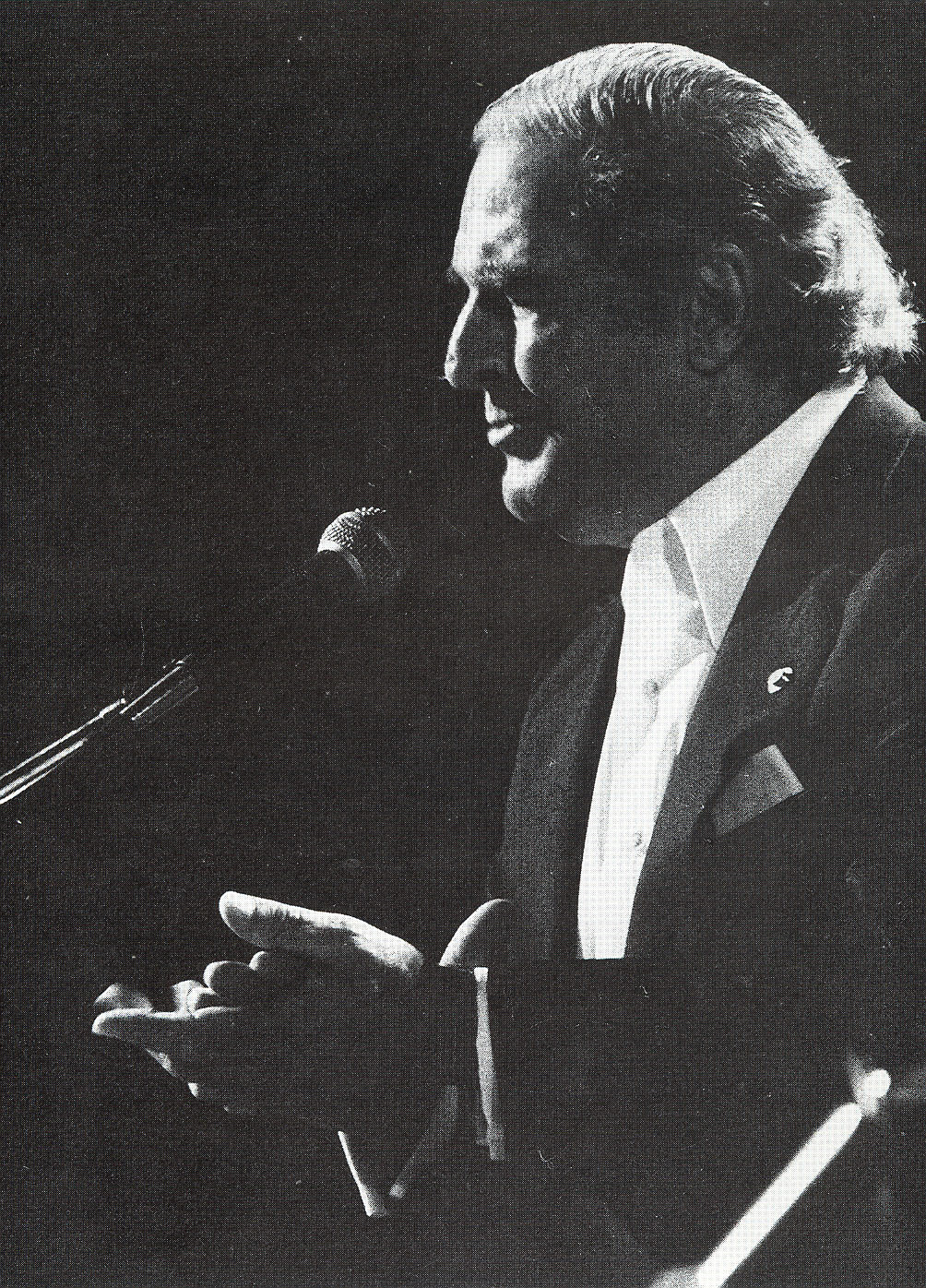 Tri@na en la Red: EL DEDO DE RODRIGO: LUIS CABALLERO