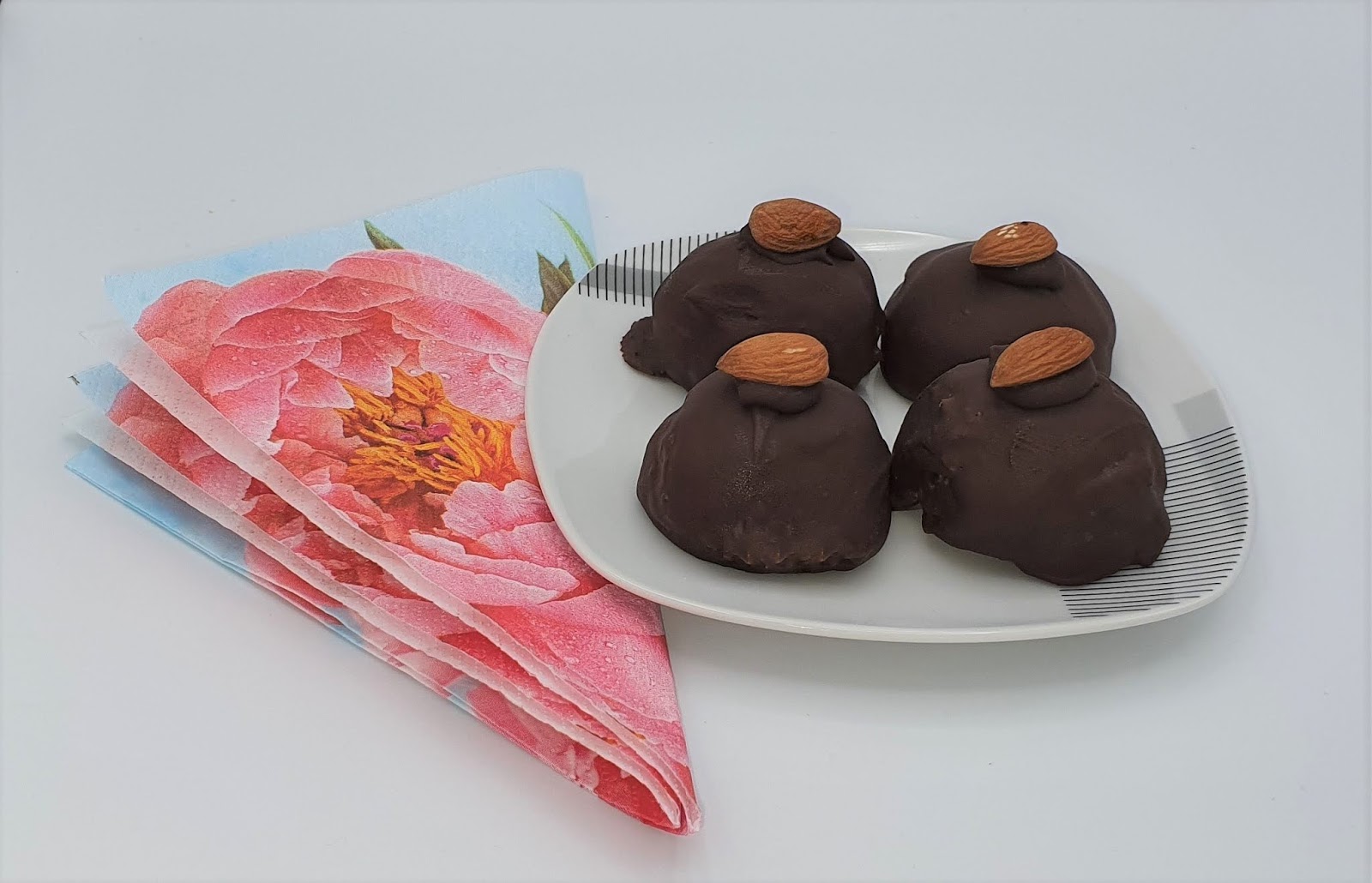 Wessels low carb Welt: Schoko-Kokos-Bällchen - low carb Wessels low carb Welt: Schoko-Kokos-Bällchen - low carb