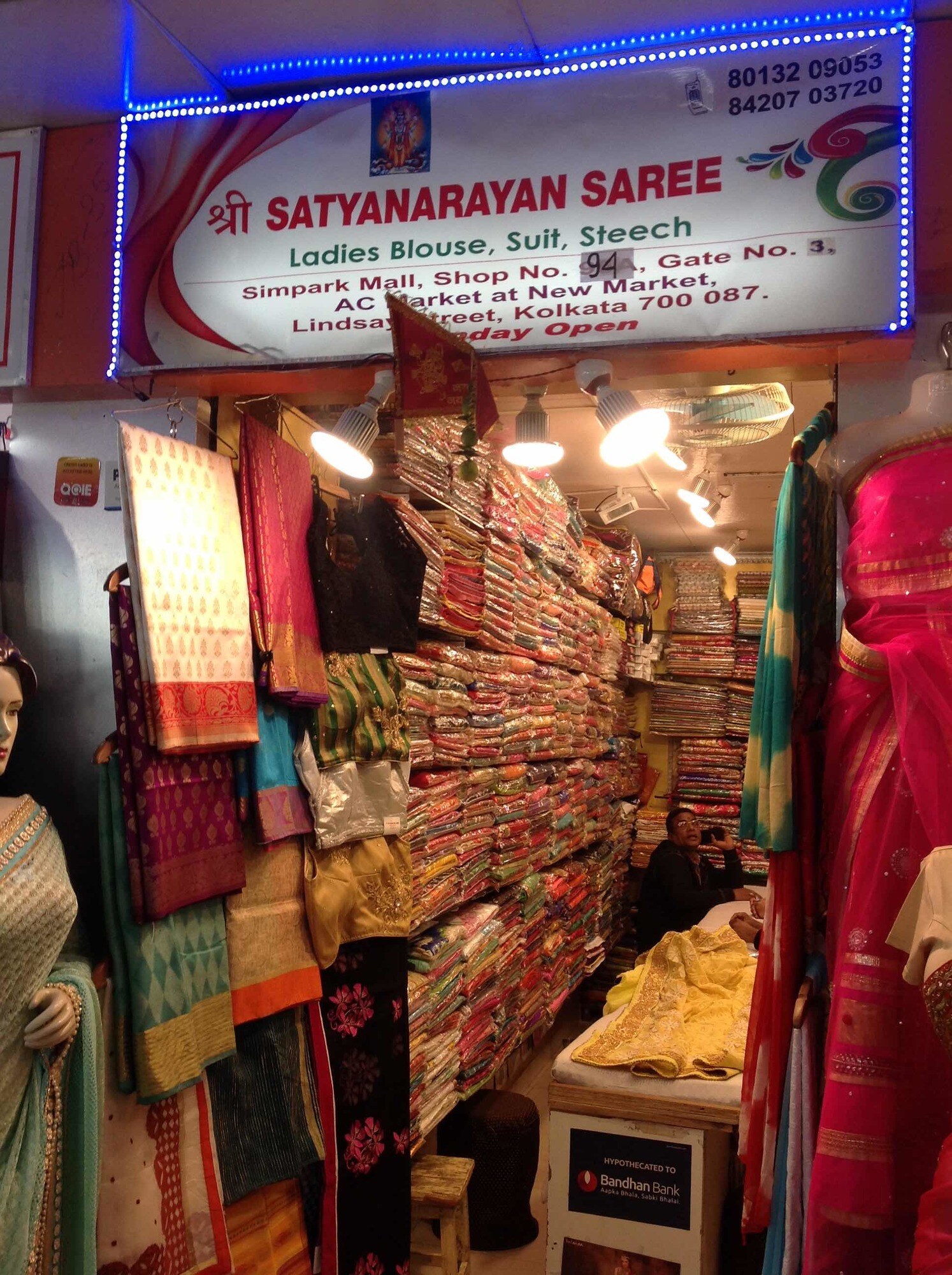 KOLKATA NEW MARKET A HISTORICALLY POPULAR AND ESSENTIAL SHOPPING