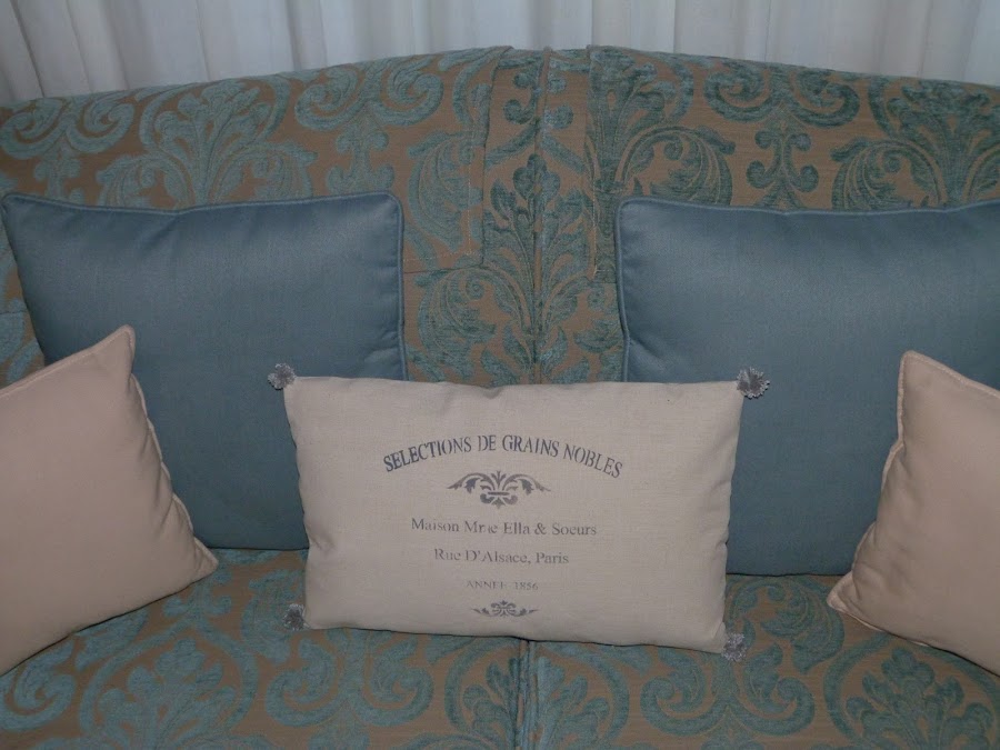 isabelvintage-vintage-almohadon-pompones-estarcido