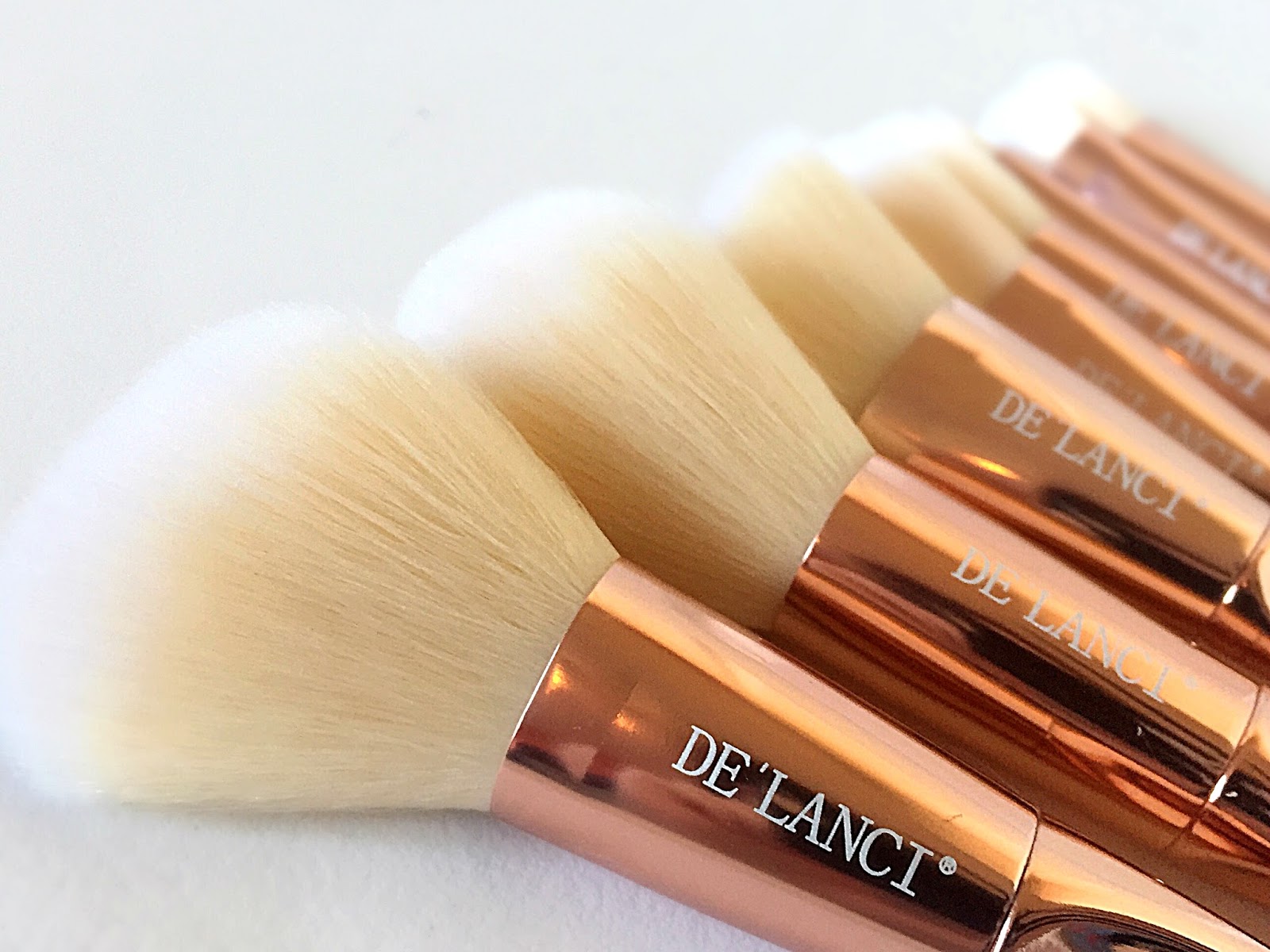DE'LANCI Pro Rose Gold Makeup Brush Set Terri Talks