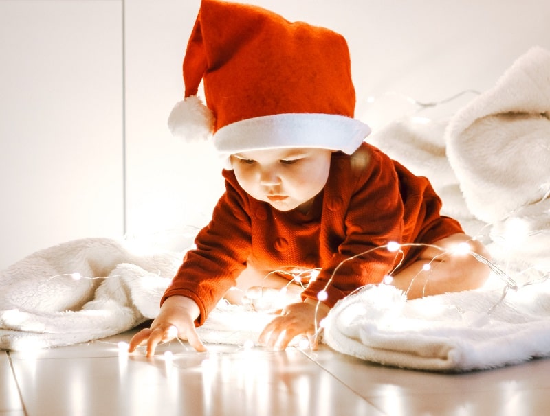 Christmas sensory light play for babies and toddlers Finding Myself Young