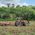 Prefeitura de Pilõezinhos realiza corte de terra para agricultores do município