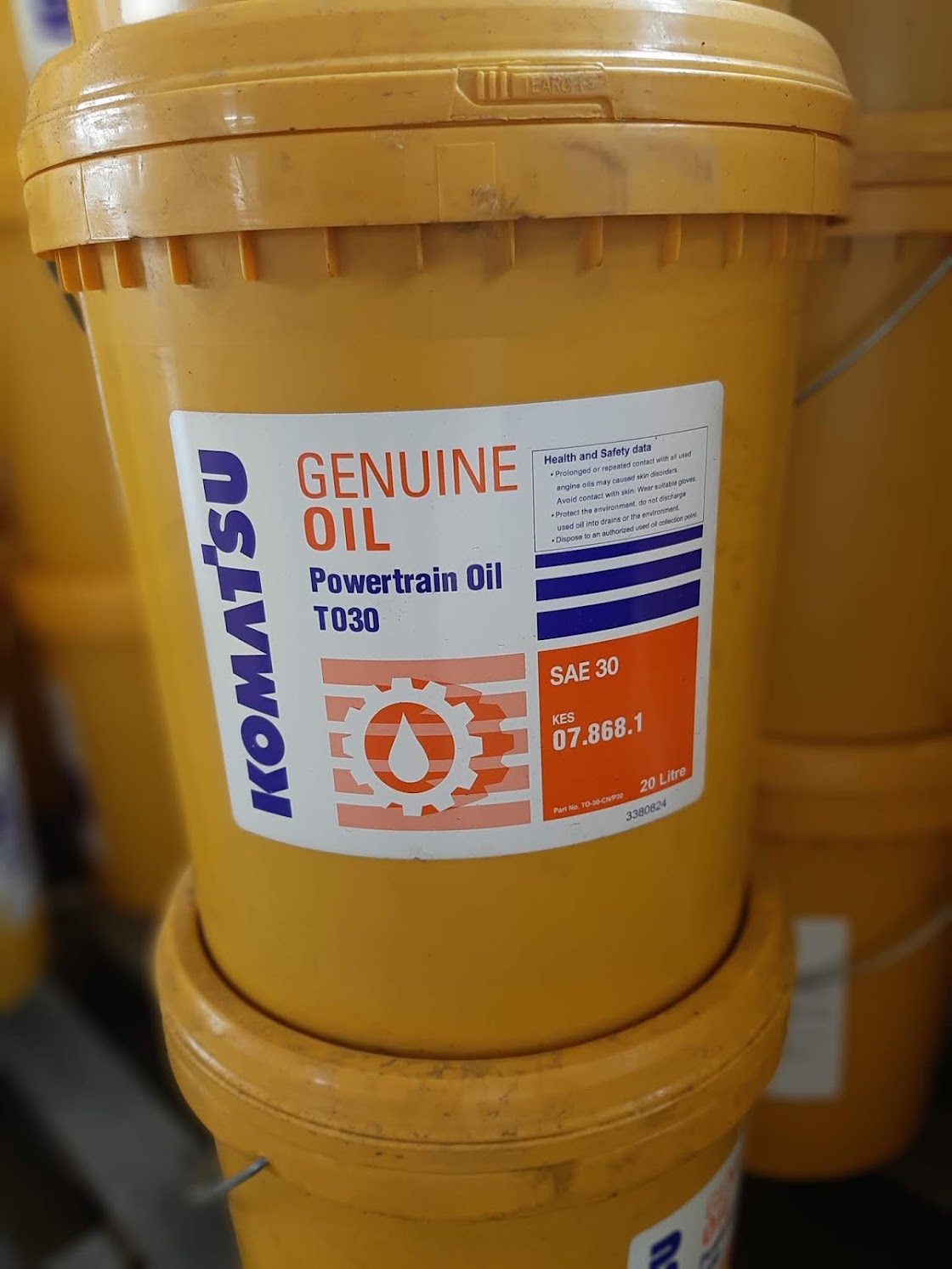 15W40DH1/P20 "KGO 15W40 PAIL ENGINE OIL" Komatsu Genuine Parts