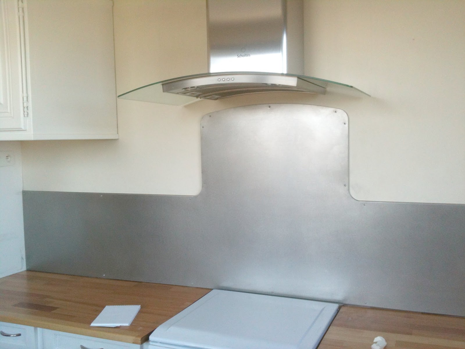 Toto Réalisation Crédence inox en relief sur mesure