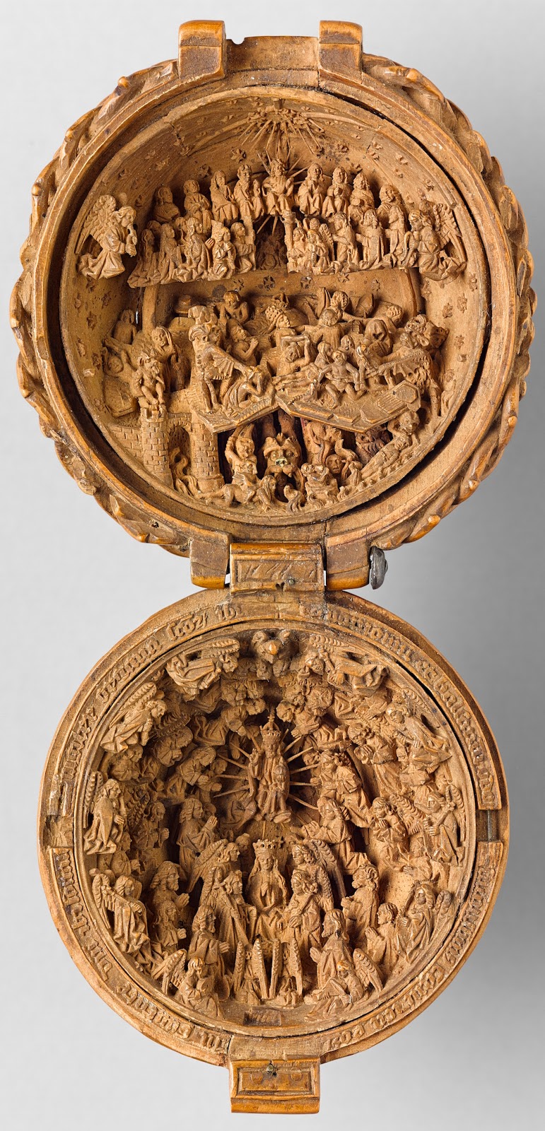 16世紀に作られた精巧な木彫りのミニチュア彫刻が美しい!【a