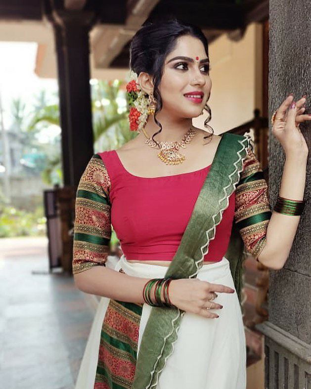 200+ Most Beautiful Malayalam Actress, Models Photo Gallery - March 2021