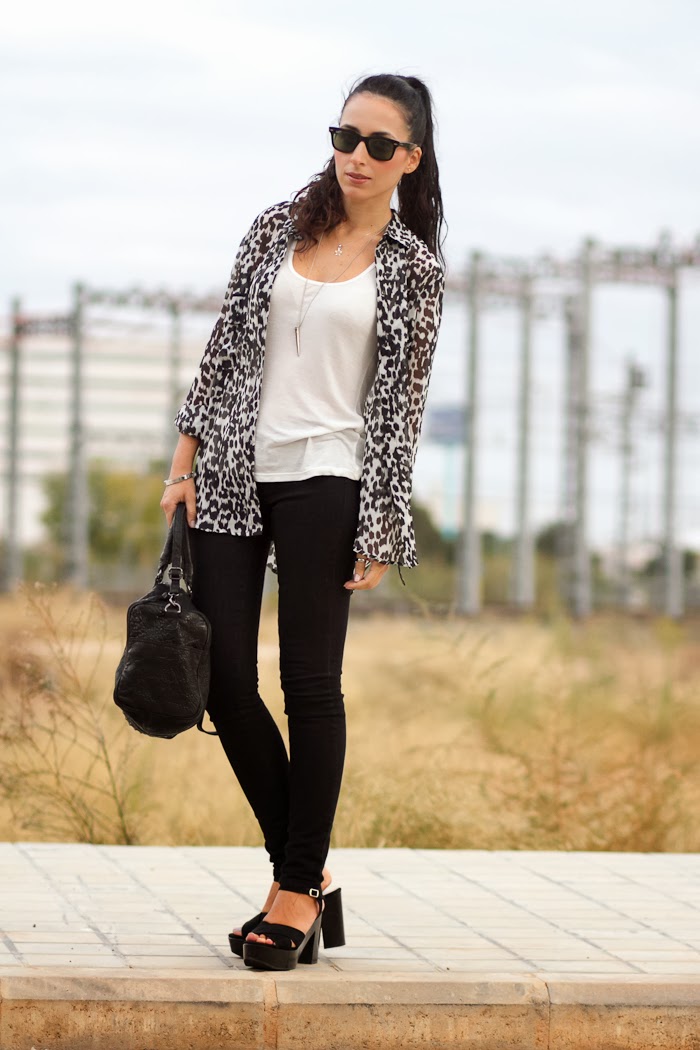 ANIMAL PRINT IN BLACK & WHITE | With Or Without Shoes - Blog Influencer  Moda Valencia España