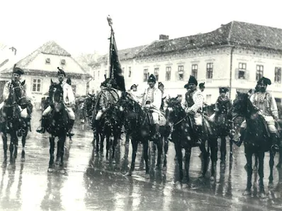 adunarea Junilor calare in Piata Prundului din Brasov