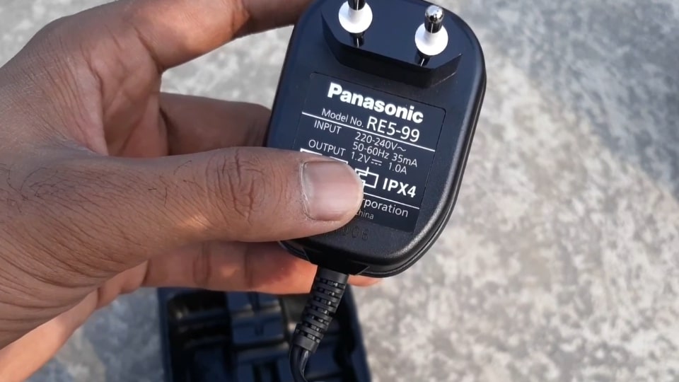 Charger of this Panasonic ER207WK trimmer.