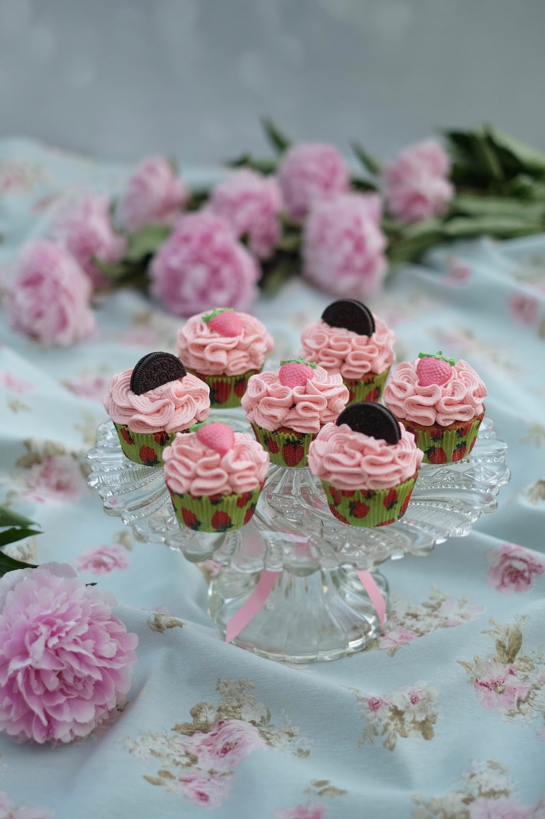 Erdbeer Oreo Cupcakes mit Mascarpone Buttercreme | Marion&amp;#39;s Kaffeeklatsch
