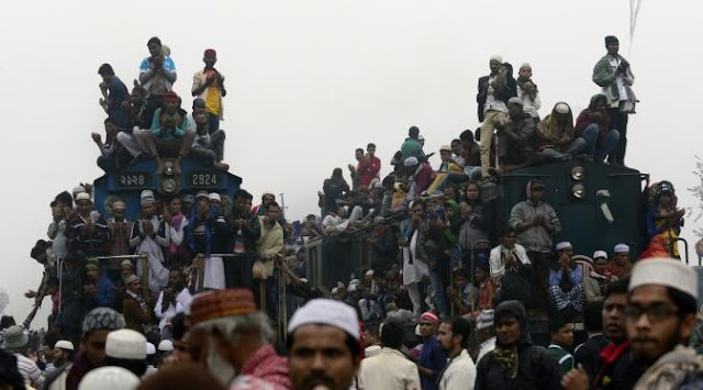 Mudik Naik Kereta, Tradisi Gila Pemudik di Bangladesh Saat Memilih Kereta Api Untuk Transportasi Mudik Naik Kereta, Tradisi Gila Pemudik di Bangladesh Saat Memilih Kereta Api Untuk Transportasi