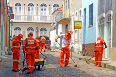 São Luís: Prefeito Braide anuncia vacinação de agentes de limpeza e rodoviários na capital