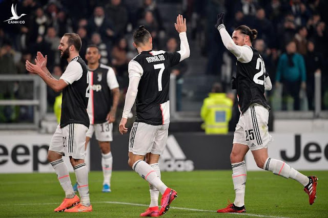 Đồng đội Ronaldo dương tính với Covid-19, CLB Juventus náo loạn