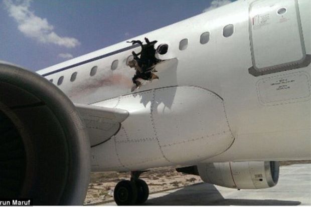 Al-Shabaab Dakwa Bertanggungjawab Serangan Bom Pesawat Somalia