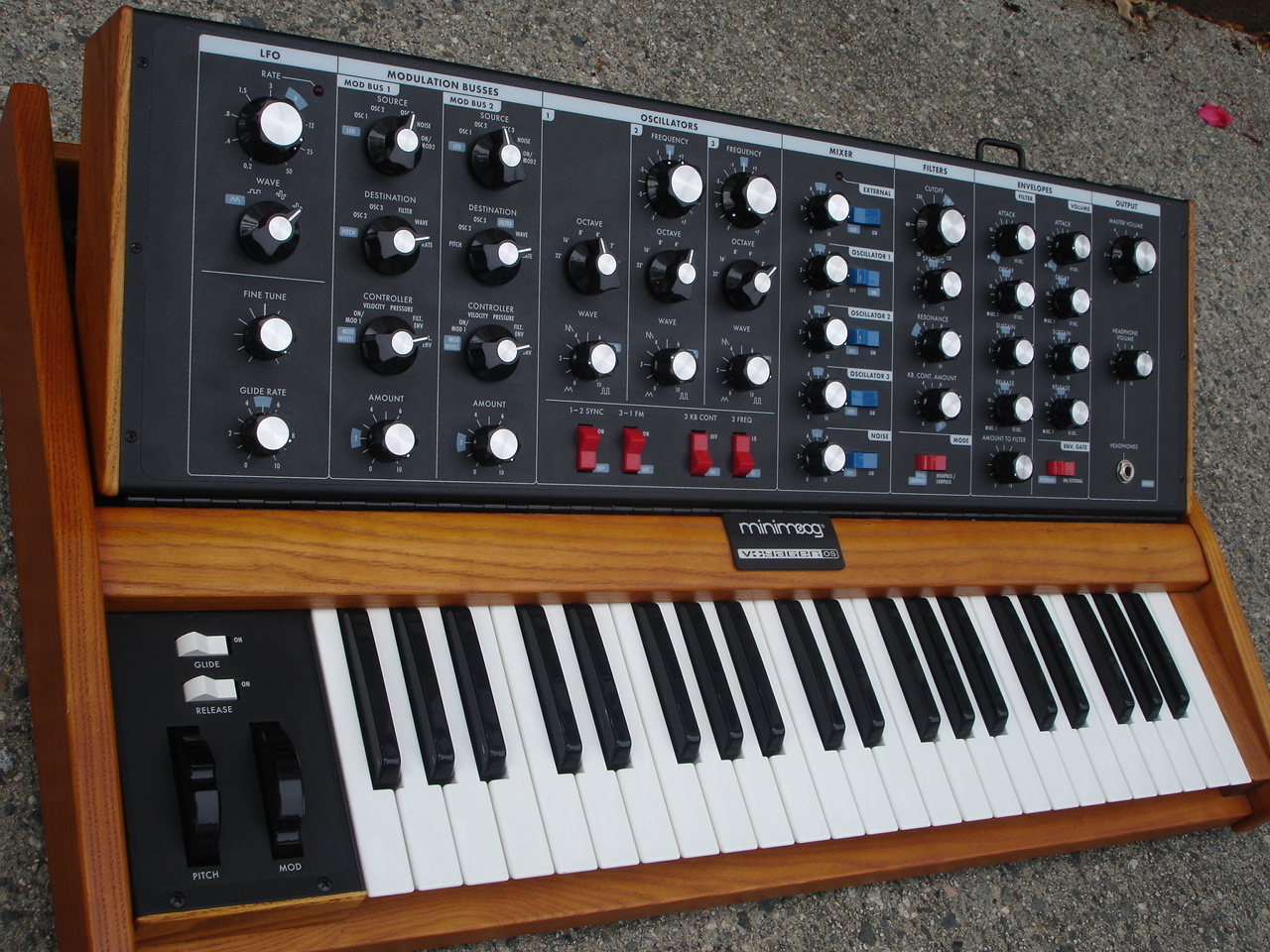 MATRIXSYNTH MOOG MINIMOOG VOYAGER Old School Synthesizer