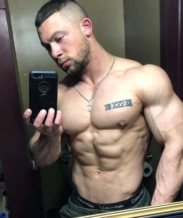 manly-ex-soldier-daddy-barechest-beefcake-muscle-tattoo-body