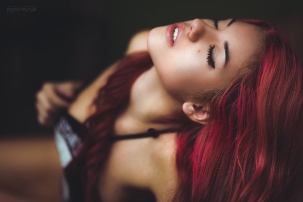 Delaia González linda modelo beleza ruiva mulher jovem fotografia por Gustavo Terzaghi