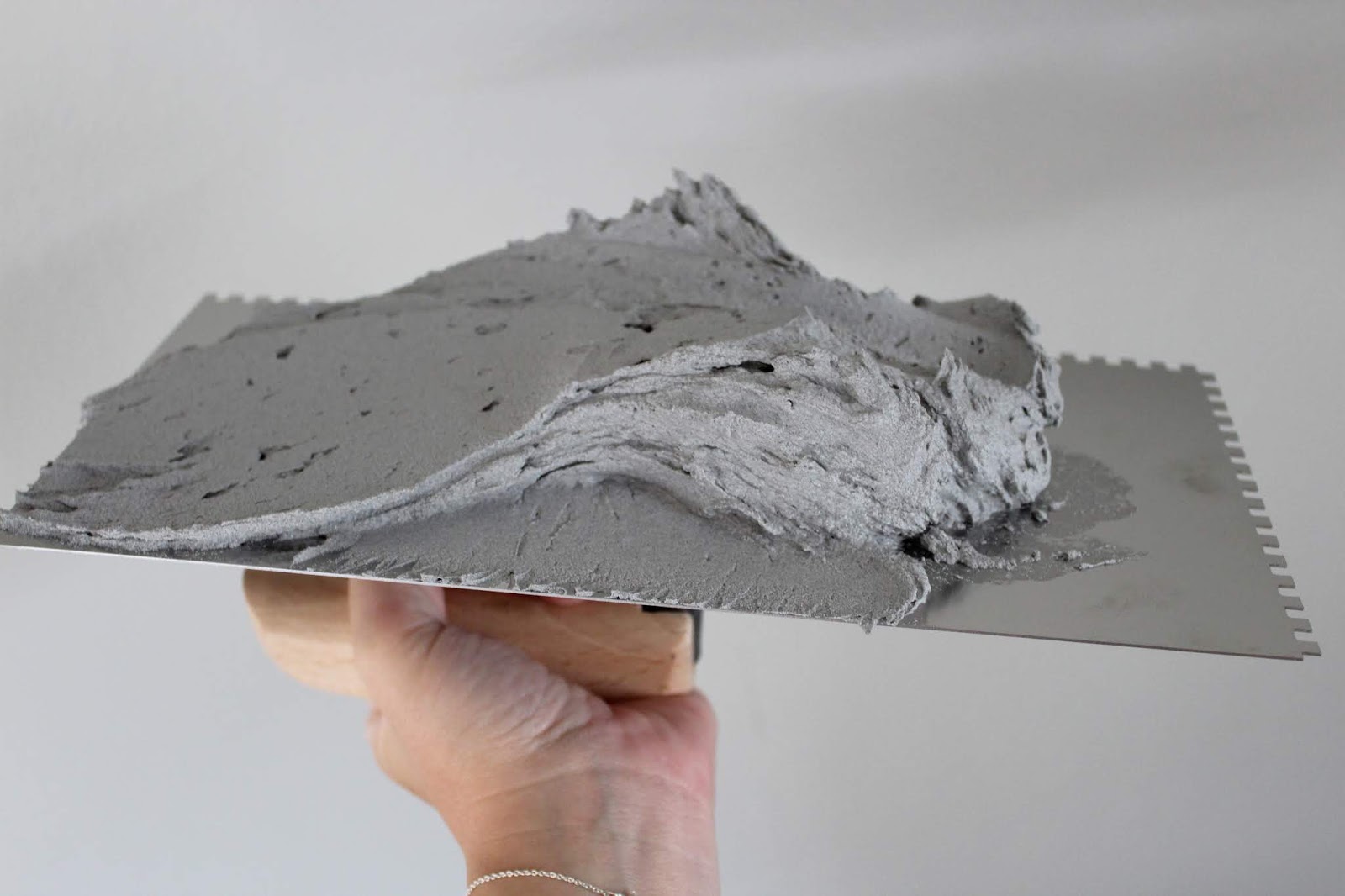 DIY - Wandgestaltung in Beton-Optik? Kein Problem mit dieser Anleitung