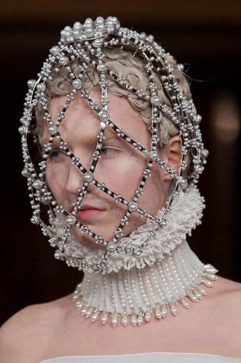 REDHEADS AND ROYALTY: Alexander McQueen Fall 2013