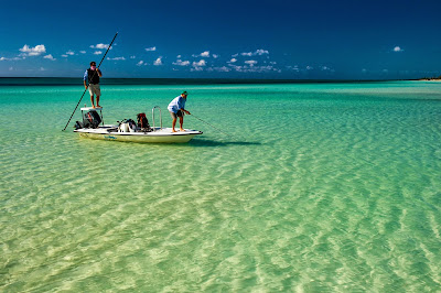 Pêche sur une plage aux iles Caimans