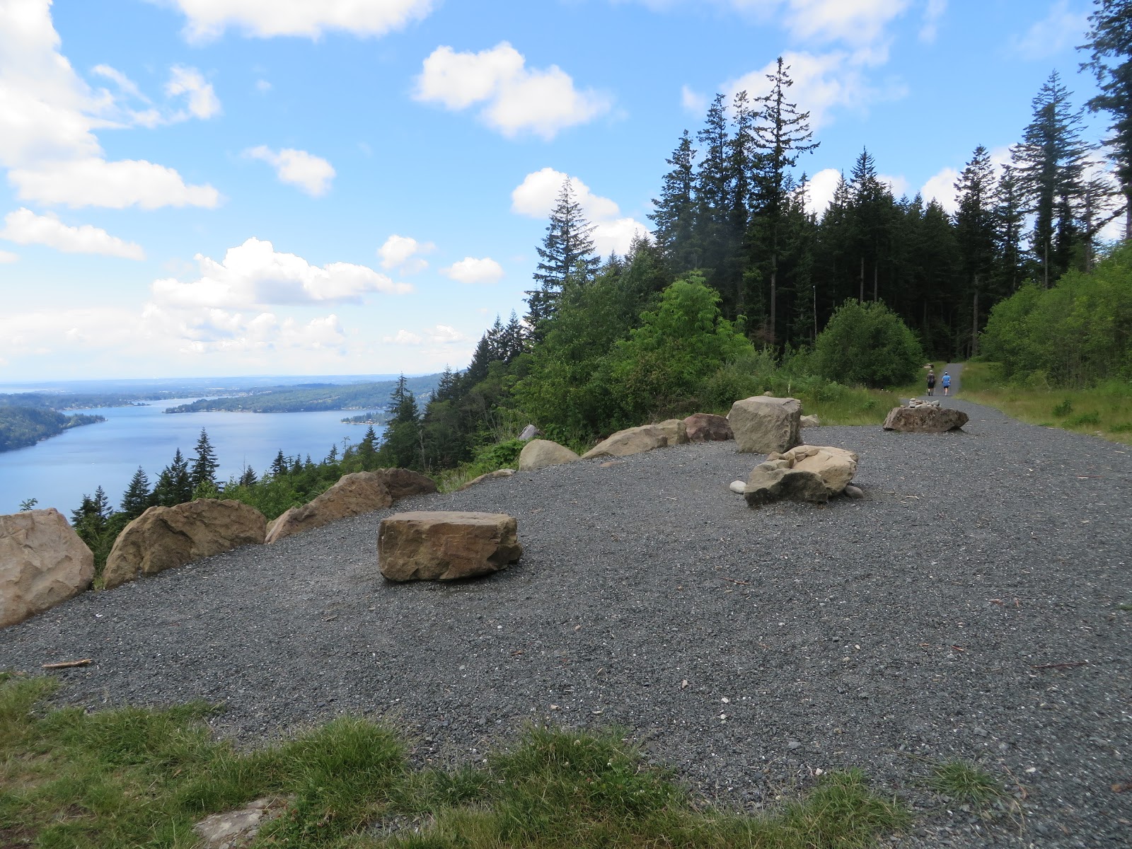 Exploring County & Beyond Lake Park Chanterelle Trail