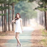 Yeon Ji Eun – Lovely Ji Eun In Outdoors Photo Shoot Foto 5