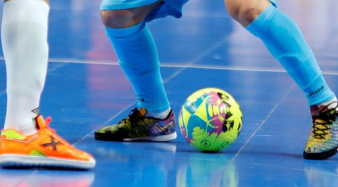 “Las jugadas a balón parado en el fútbol sala: Una partida de ajedrez