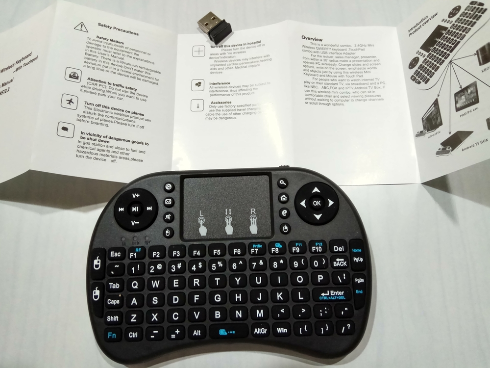 Gadgets and stuff: Mini Wireless Keyboard with Touchpad