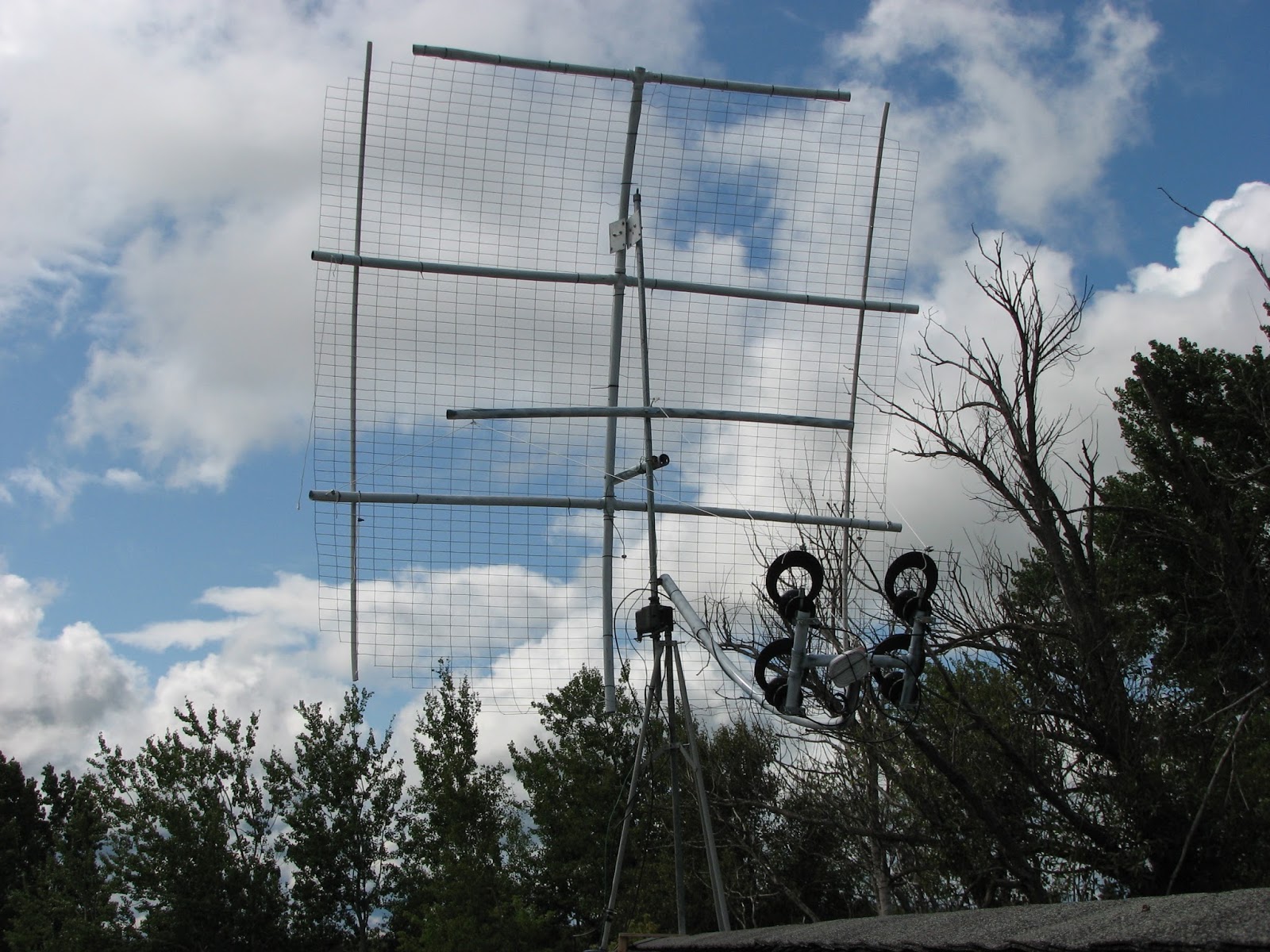 Audio, etc. Parabolic UHF Troposcatter Antenna for TV and Amateur Radio