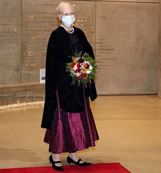 Queen Margrethe attended the gala final of the Lauritz Melchior International Singing Competition. pearl necklace and amethyst diamond earrings