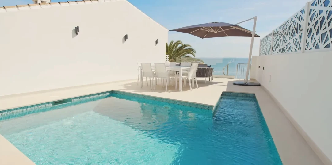 Tour Estepona Marbella Beachfront Villa vs. 17 Interior Design Photos