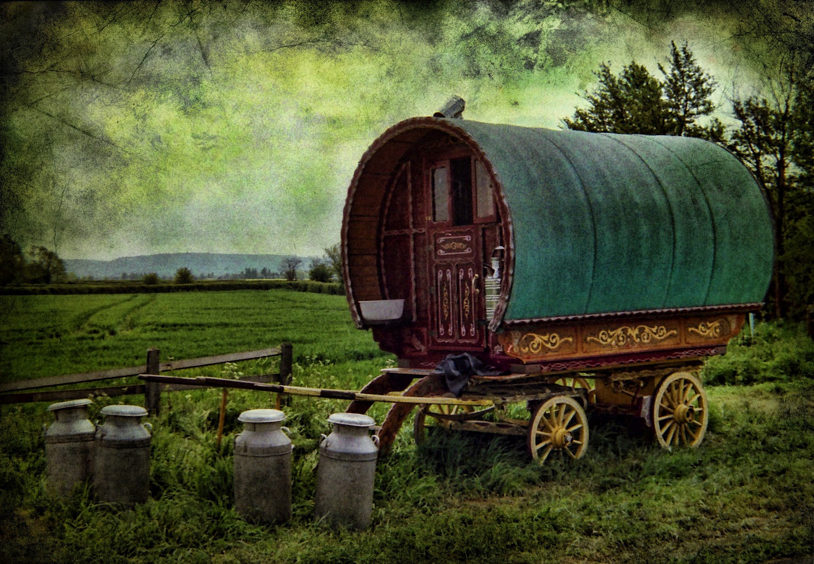Cotswolds Cascade Old Gypsy Caravan