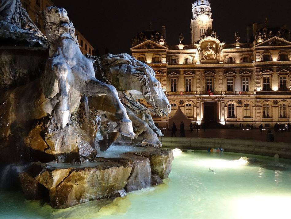 fontaine bartholdi fontaine terreaux