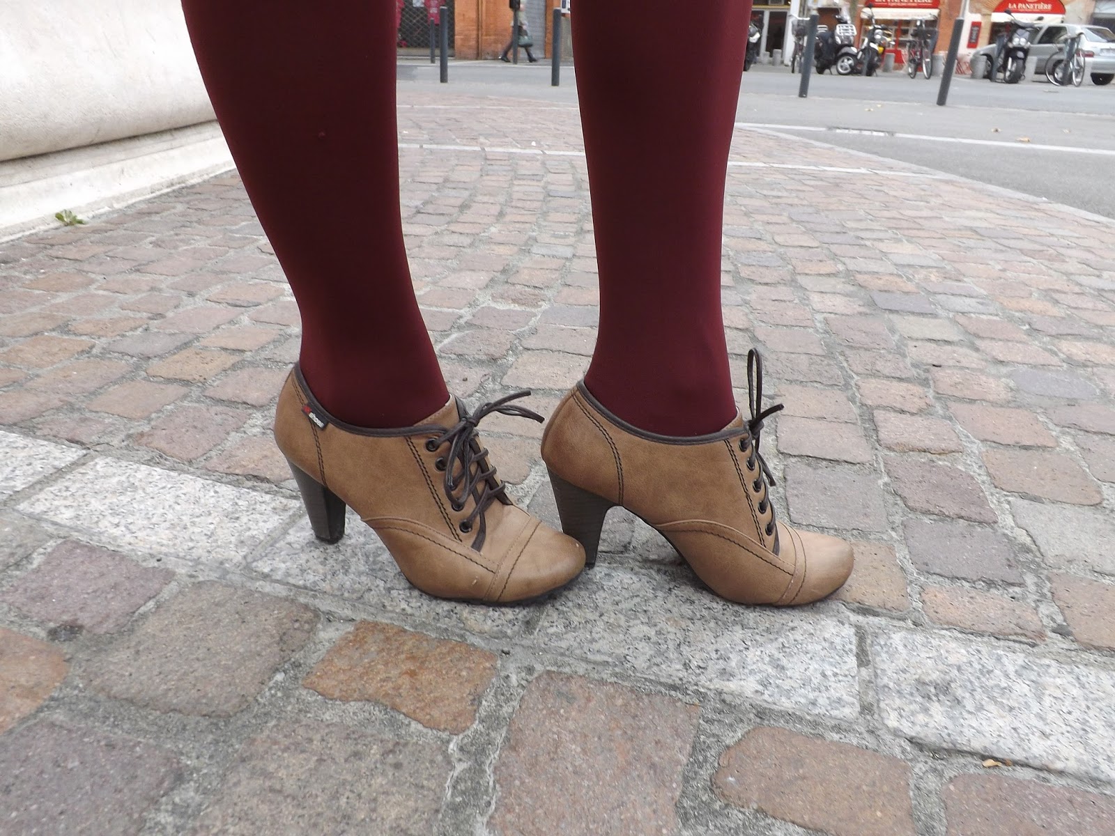 Red Tights Ootd Amandinelavigne Blogspot Co Uk Fashionmylegs The Tights And Hosiery Blog