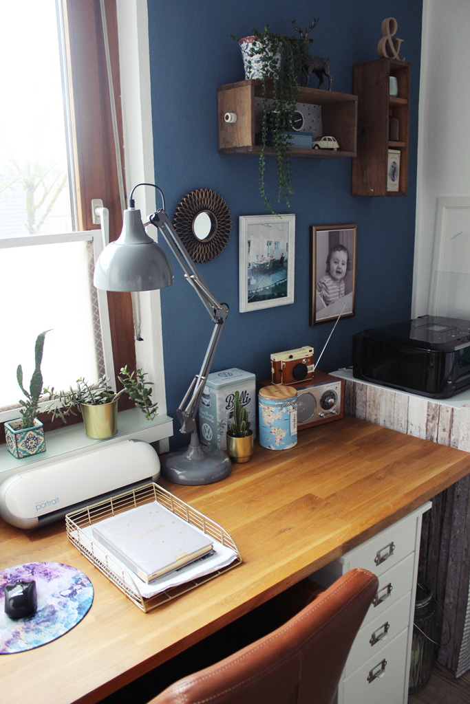 DIY Raumteiler mit Stauraum