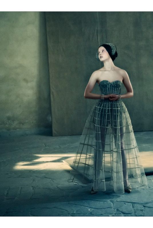 Mia Goth for Pirelli Calendar 2020 – Behind the Scene