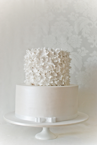 This 2tier cake has a timeless appeal with a neutral color scheme