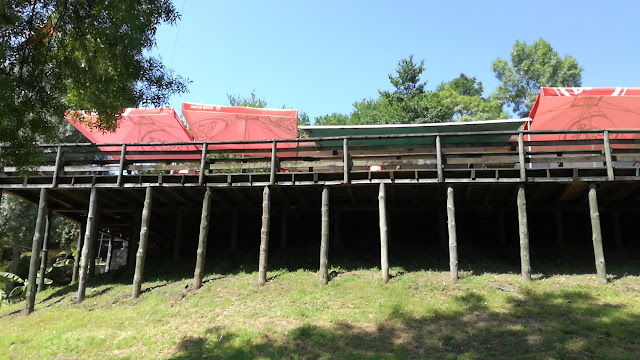 esplanada do bar da Praia fluvial de cavez esplanada do bar da Praia fluvial de cavez