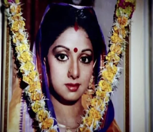 sridevi-eyes-effected-in-nagina-film-after-changing-many-lenses