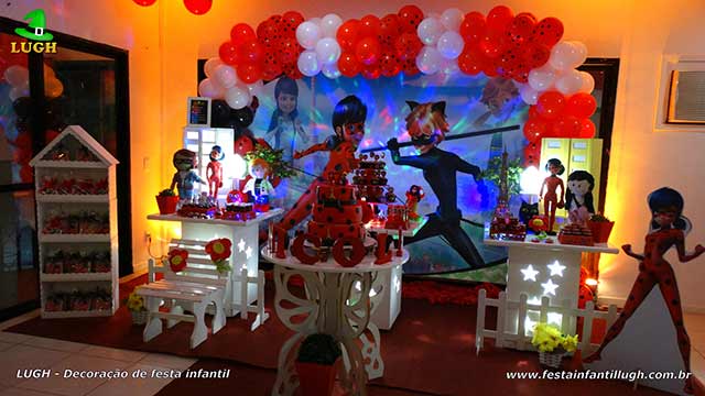 Decoração festa de aniversário infantil - Ladybug - Provençal Simples Decoração para festa de aniversário infantil - Mesa decorada - Barra RJ - Tema Ladybug