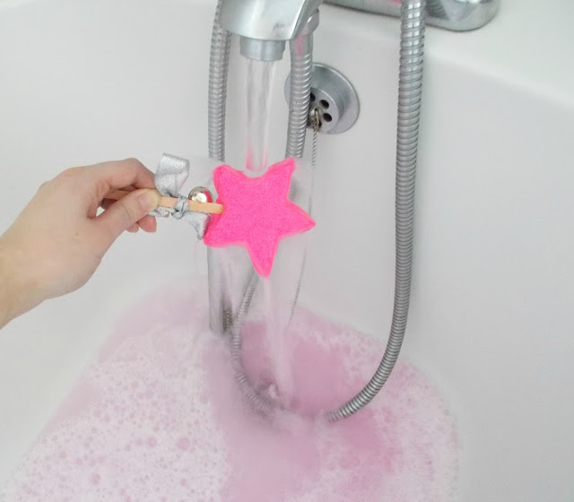 lush magic wand reusable bubble bar bath review