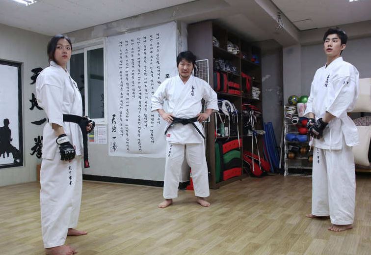 Review Film Korea Justice High 2020 Nyi Penengah Dewanti