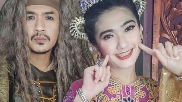 Belum Kelar Omongan Pedasnya ke Luna Maya yang Bikin Geger, Revi Mariska Kini Sebut Lesti Kejora Punya Muka yang Tua Seperti Ibu-ibu, Langsung Pamer Bandingkan Raut Wajah dan Umurnya Sendiri